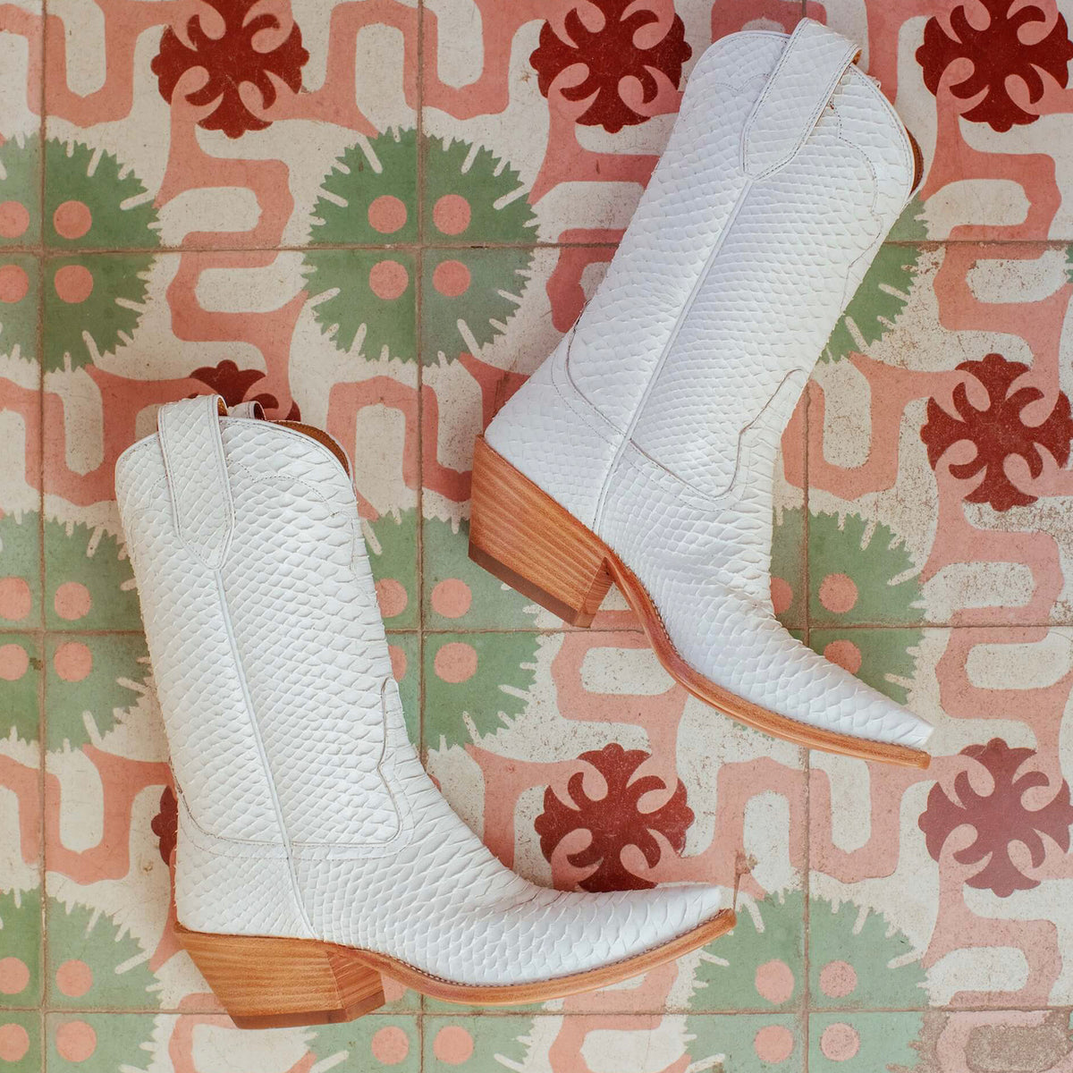 MC Holiday | Gift Guide | Miron Crosby