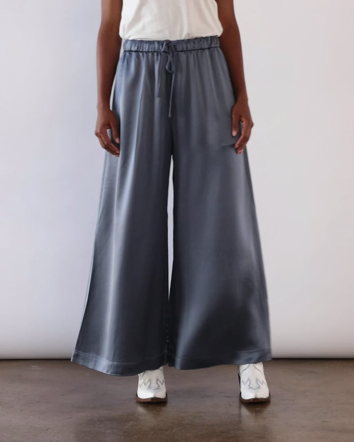 Maggie White Luxury Fashion Women&